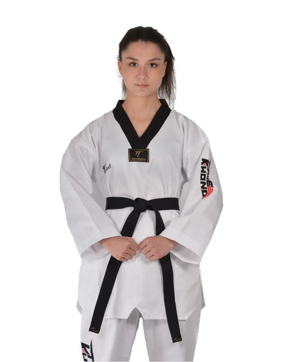 Добок с черна яка